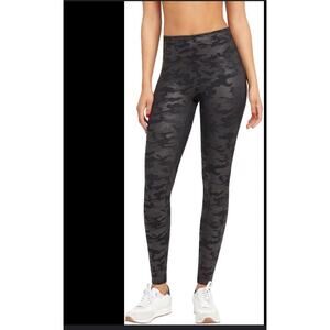 Spanx Faux Leather Camo Leggings Women's Size Large Retails $144